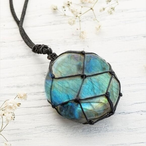 Dragon’s Heart ✦ Labradorite Amulet Necklace ✦ The Stone of Magic | Unisex | NWT - Picture 5 of 11